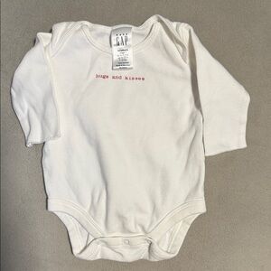 GAP Hugs and Kisses (Valentine’s day!)💋